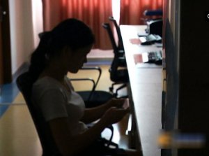 21����Ů�������Σ�����һ������������